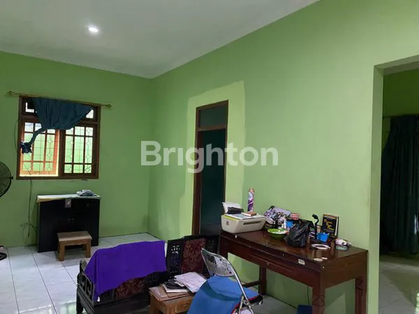 image RUMAH BESERTA 3 KIOSNYA DI CIMANGGIS DEPOK (3)