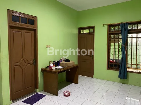 image RUMAH BESERTA 3 KIOSNYA DI CIMANGGIS DEPOK (4)
