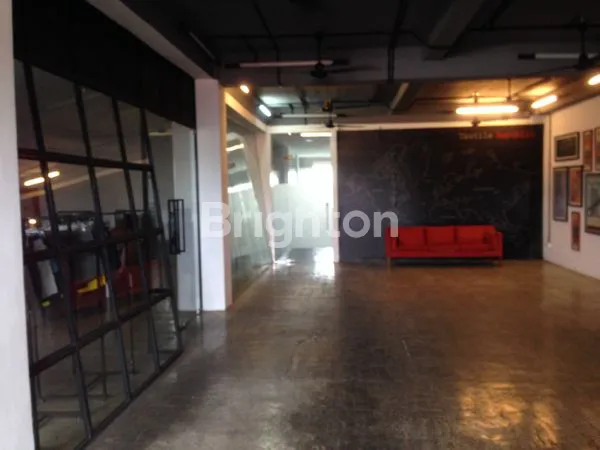 image RUKO SIAP HUNI COCOK UTK KANTOR ADA LIFTNYA DAERAH MABES, JAKARTA BARAT (3)