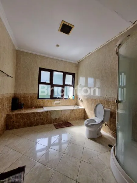 image RUMAH 2 LANTAI CANTIK KEMANG PRATAMA 3 (7)