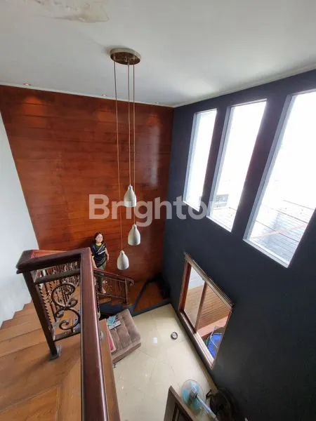 image RUMAH 2 LANTAI CANTIK KEMANG PRATAMA 3 (8)