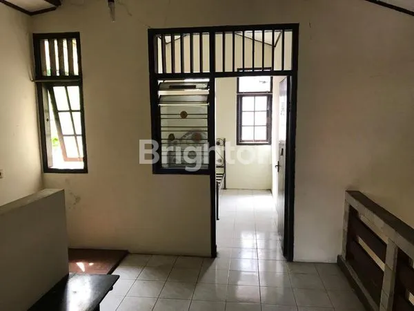 image DI JUAL RUMAH STRATEGIS DI KAWASAN PONDOK AREN (5)