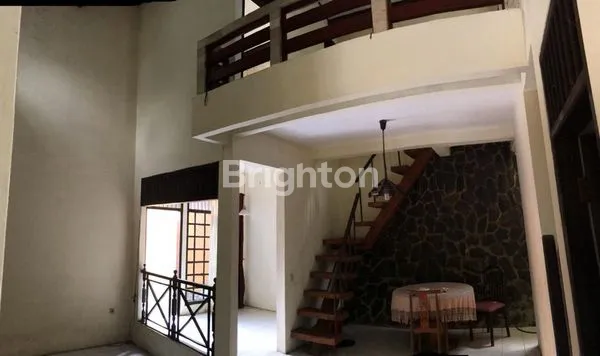 image DI JUAL RUMAH STRATEGIS DI KAWASAN PONDOK AREN (8)