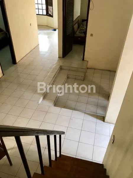 image DI JUAL RUMAH STRATEGIS DI KAWASAN PONDOK AREN (2)