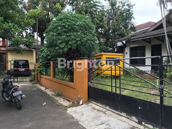 image DI JUAL RUMAH STRATEGIS DI KAWASAN PONDOK AREN (3)