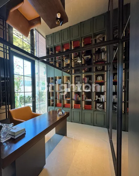 image CLUSTER TRESOR BSD RUMAH MEWAH 3 LANTAI ADA LIFT, LANTAI MARMER IMPORT (8)