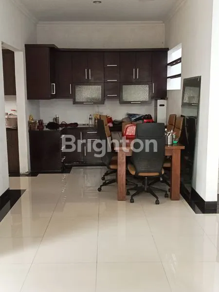 image RUMAH MEWAH CANTIK SIAP HUNI (5)