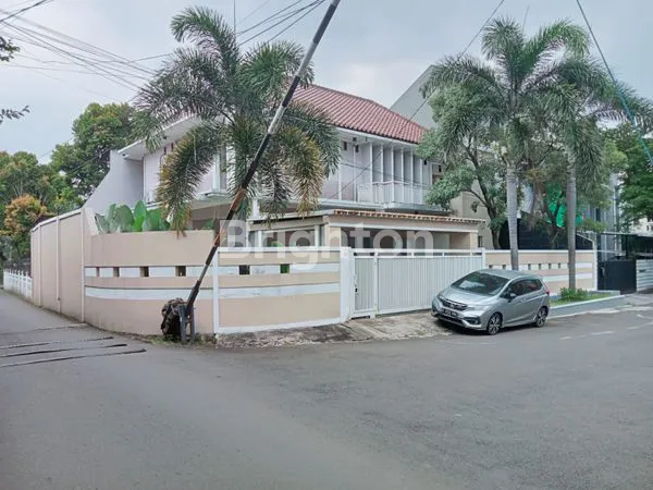 image RUMAH MEWAH CANTIK SIAP HUNI (1)