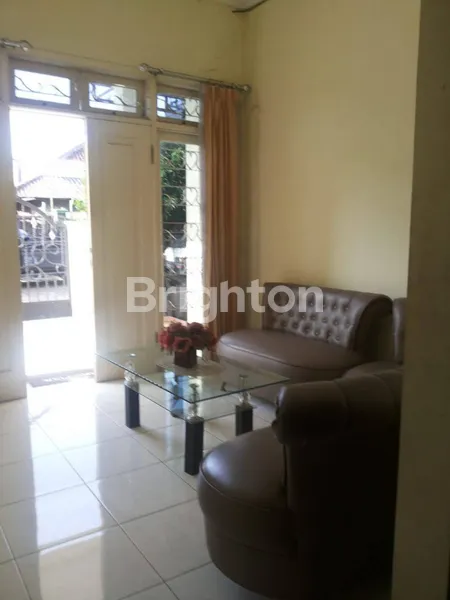 image RUMAH+TOKO DI KUTISARI LOKASI STRATEGIS, DEKAT KAMPUS UK PETRA (3)