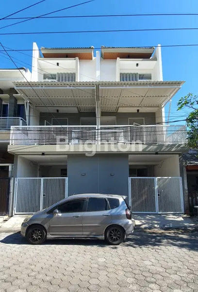 image NEW TOWN HOUSE SISA 1 UNIT SELANGKAH KE GALAXY MALL, UNAIR, MERR (1)