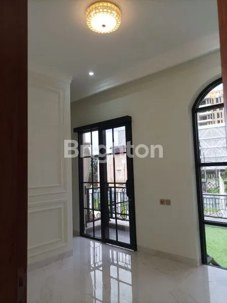 image RUMAH MEWAH 2 LANTAI DI CLUSTER EKSKLUSIF DALAM RING ROAD JOGJA (2)