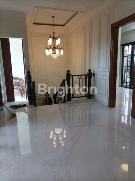 image RUMAH MEWAH 2 LANTAI DI CLUSTER EKSKLUSIF DALAM RING ROAD JOGJA (5)