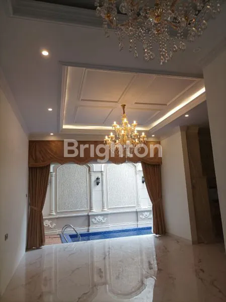 image RUMAH MEWAH 2 LANTAI DI CLUSTER EKSKLUSIF DALAM RING ROAD JOGJA (6)