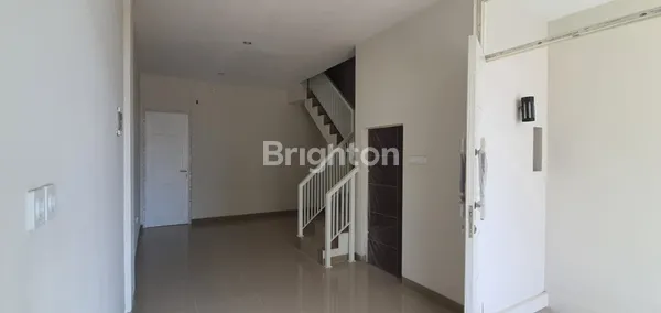 image NEW TOWN HOUSE SISA 1 UNIT SELANGKAH KE GALAXY MALL, UNAIR, MERR (5)