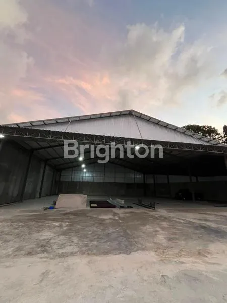 GUDANG LUAS AKSES MUDAH