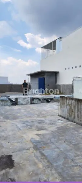 image RUKO 2 GANDENG 2 1/2 LANTAI (7)