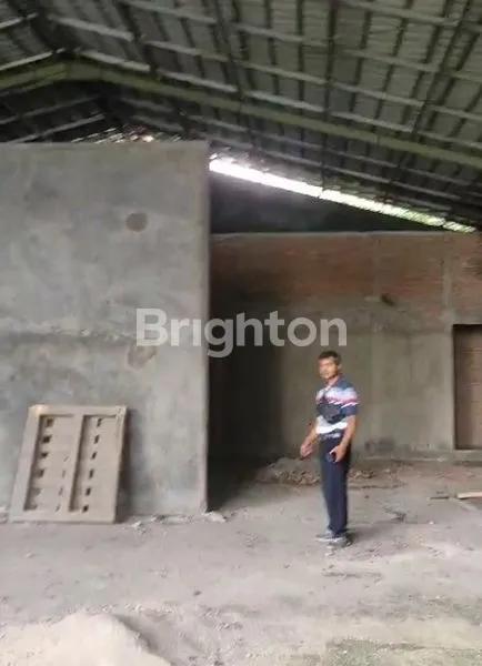 image GUDANG TENGAH KOTA PASAR NONGKO DEKAT STASIUN BALAPAN (2)