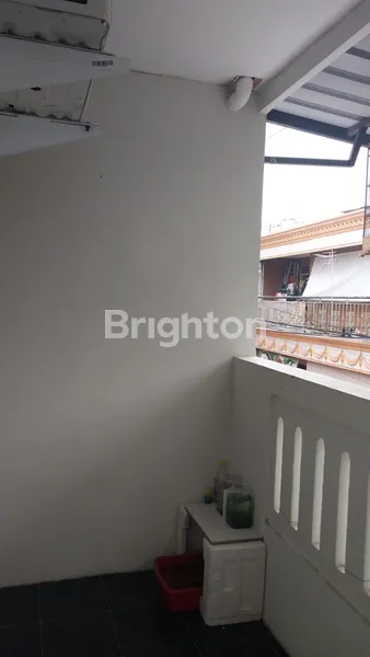 image RUMAH TERAWAT STRATEGIS DUKUH SETRO DEKAT TENGAH KOTA SBY MERR KENJERAN KEDUNG COWEK UNAIR C KAZA MALL  (4)