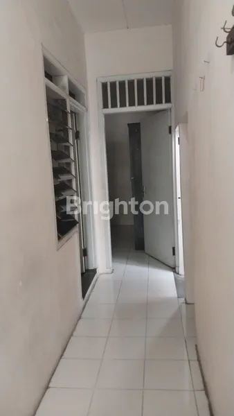 image RUMAH TERAWAT STRATEGIS DUKUH SETRO DEKAT TENGAH KOTA SBY MERR KENJERAN KEDUNG COWEK UNAIR C KAZA MALL  (5)