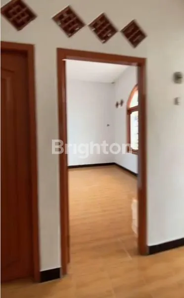 image RUMAH 2 LANTAI MEWAH CANTIK DIJUAL (6)