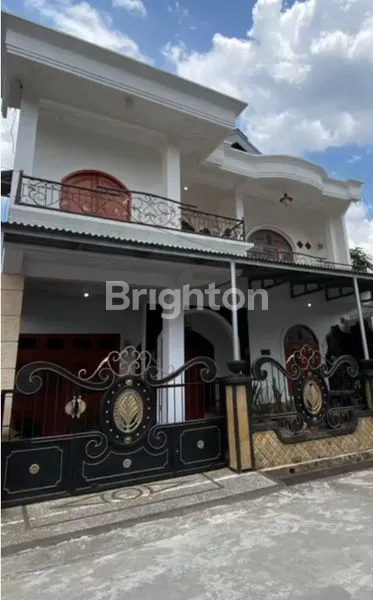 image RUMAH 2 LANTAI MEWAH CANTIK DIJUAL (1)