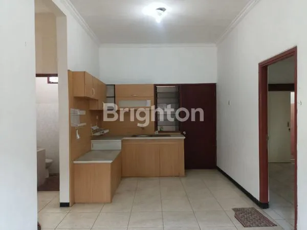 image RUMAH DALAM KOMPLEKS PERUMAHAN DEKAT KOTA, LOKASI STRATEGIS, HARGA DISKON (3)