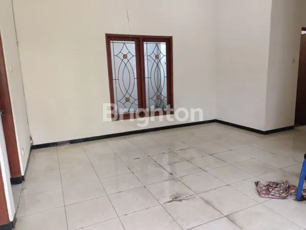 image RUMAH DALAM KOMPLEKS PERUMAHAN DEKAT KOTA, LOKASI STRATEGIS, HARGA DISKON (5)