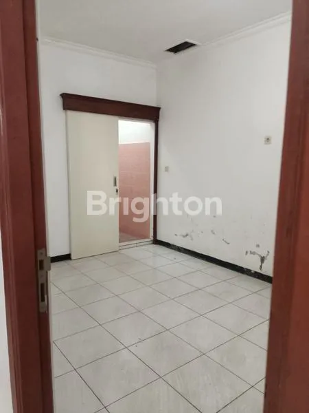 image RUMAH DALAM KOMPLEKS PERUMAHAN DEKAT KOTA, LOKASI STRATEGIS, HARGA DISKON (7)