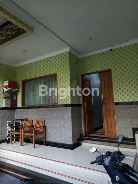 image RUMAH 3 LANTAI SIAP HUNI DEKAT UNIVERSITAS BINUS, JAKARTA BARAT (2)