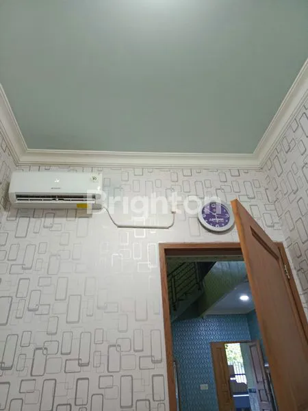 image RUMAH 3 LANTAI SIAP HUNI DEKAT UNIVERSITAS BINUS, JAKARTA BARAT (7)