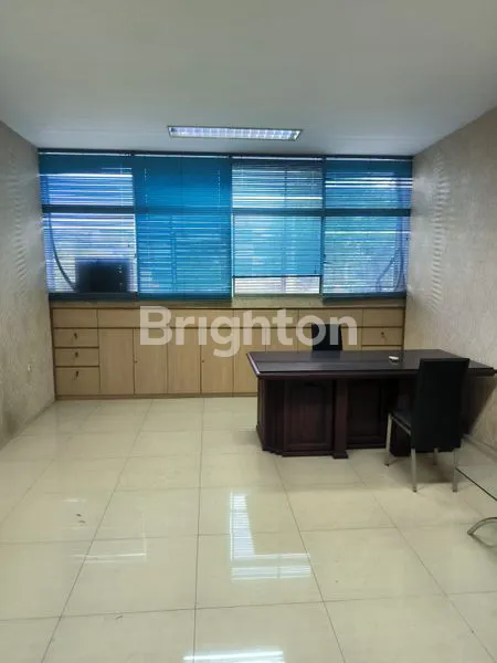 image RUKO 4 LANTAI DI PINGGIR JALAN MANGGA DUA (3)