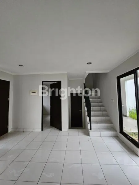 image RUMAH 2 LANTAI DI SUMMARECON BANDUNG (3)