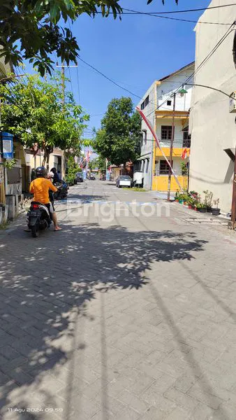 image RUMAH ASRI DUKUH KUPANG TERAWAT SIAP HUNI ROW JALAN 6 METER (8)