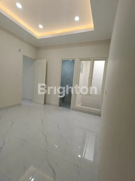 image RUMAH 2LT MANYAR KERTOADI DI TENGAH KOTA (2)