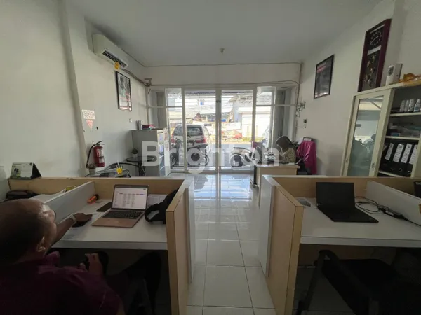 image RUKO DI JALAN RAYA GUNUNG ANYAR WIGUNA DEKAT PELAYARAN PURIMAS MERR UPN, SURABAYA (1)