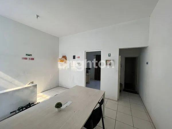 image RUKO DI JALAN RAYA GUNUNG ANYAR WIGUNA DEKAT PELAYARAN PURIMAS MERR UPN, SURABAYA (3)