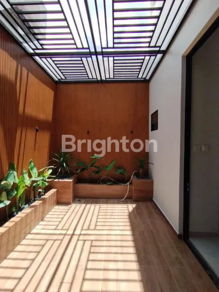 image RUMAH CANTIK SIAP HUNI 2LT BEVERLY PARK (3)