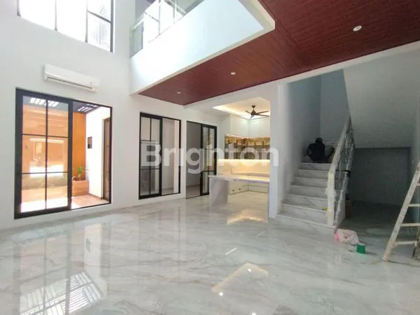 image RUMAH CANTIK SIAP HUNI 2LT BEVERLY PARK (2)