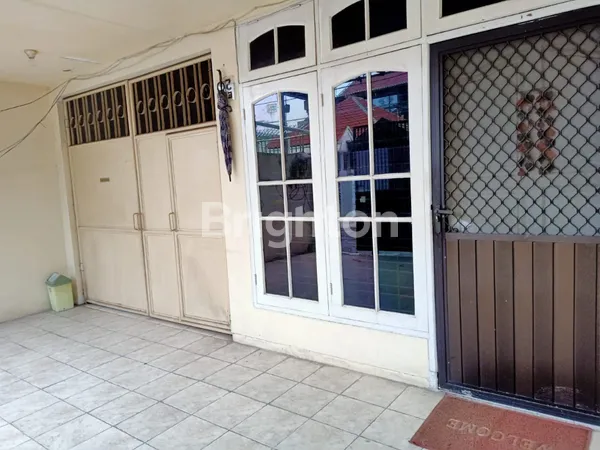 image RUMAH DARMO HARAPAN UTARA, SURABAYA (1)