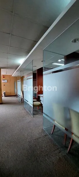 image GEDUNG EX BANK PREMIUM 4 LANTAI DI JL. SUDIRMAN PEKANBARU (6)