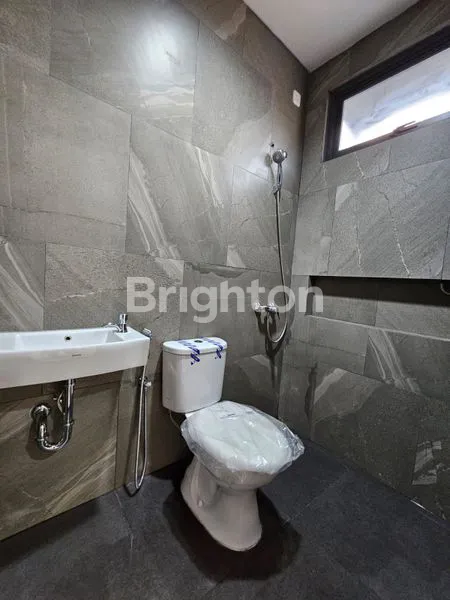 image RUMAH BARU 2 LANTAI SIAP HUNI DI FIRST STONE TANGERANG  (5)