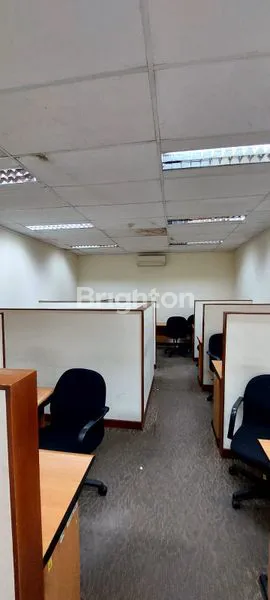 image GEDUNG EX BANK DI JALAN PROTOKOL PEKANBARU (5)