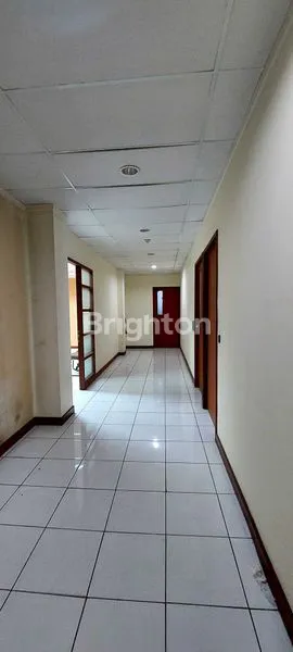 image GEDUNG EX BANK PREMIUM 4 LANTAI DI JL. SUDIRMAN PEKANBARU (8)