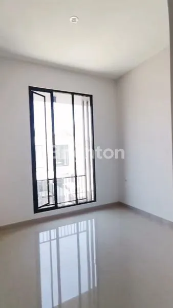 image RUMAH BARU GRESS 2 LT MINIMALIS MODERN LEBAK ARUM (7)