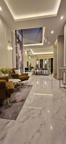 image RUMAH ROYAL RESIDENCE GREENWICH 2 LANTAI (6)