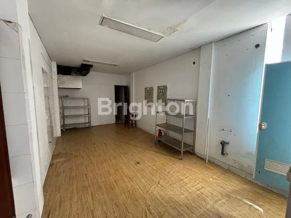 image DIJUAL GEDUNG 3 LANTAI DI JALAN RAYA KUTA - LOKASI STRATEGIS DI JANTUNG PARIWISATA (5)
