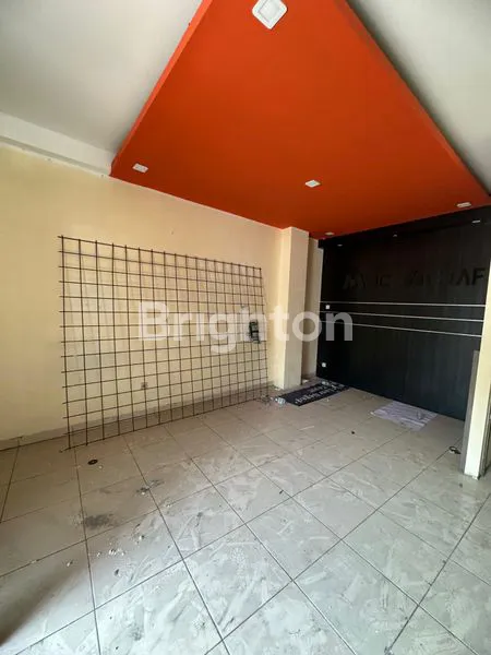 image RUKO 2 LANTAI SIAP PAKAI. PINGGIR JALAN, STRATEGIS, LAHAN PARKIR BANYAK (3)