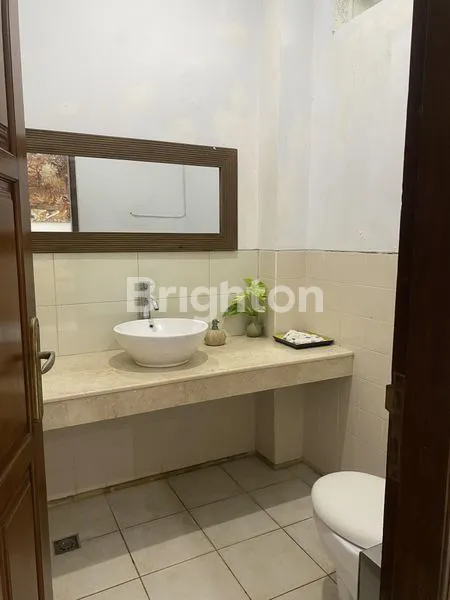 image VILLA ASRI DI LOKASI STRATEGIS TAMAN MELIA JIMBARAN (8)