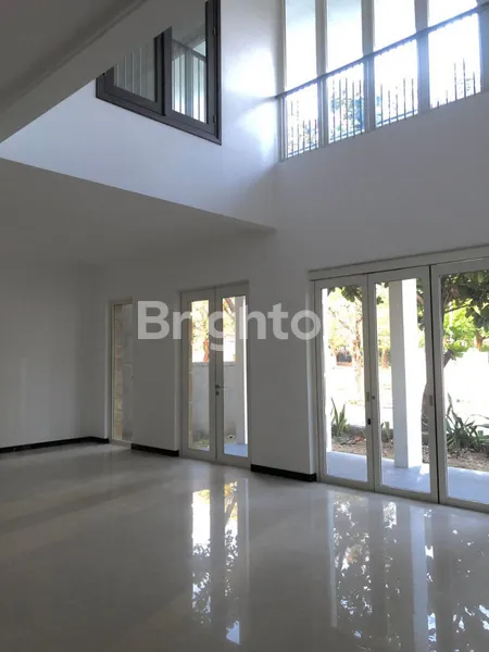 image RUMAH DIAMOND HILL CITRALAND, SURABAYA (2)