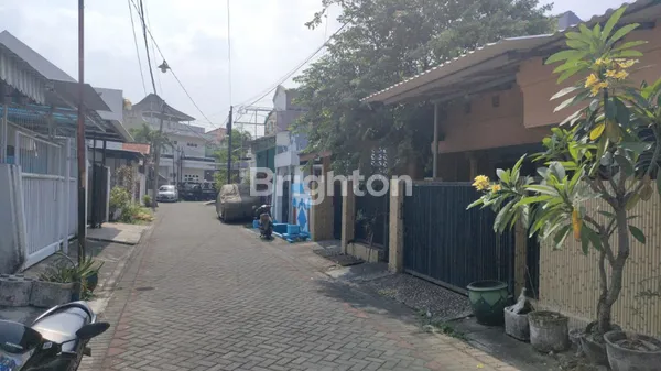 image RUMAH DARMO PERMAI UTARA, SURABAYA (2)